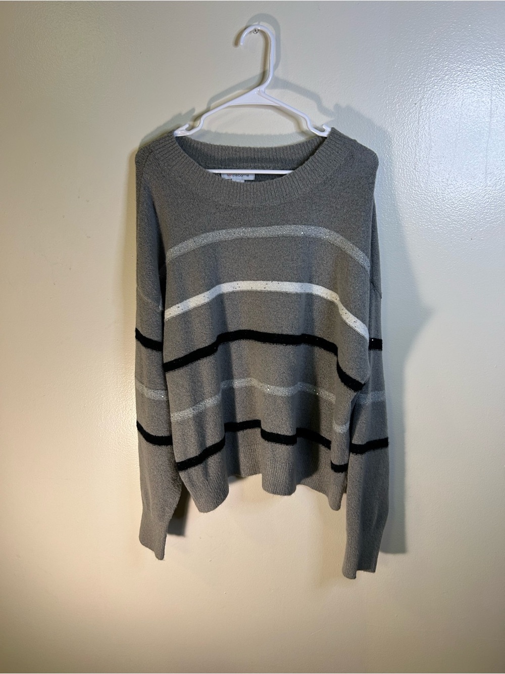 Liz Claiborne Gray Striped Crewneck Sweater with Black & Light Gray Bands